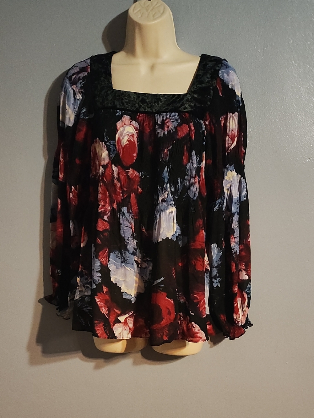 Melissa Paige Floral Square-Neck Long Sleeve Blouse in Black and Red.